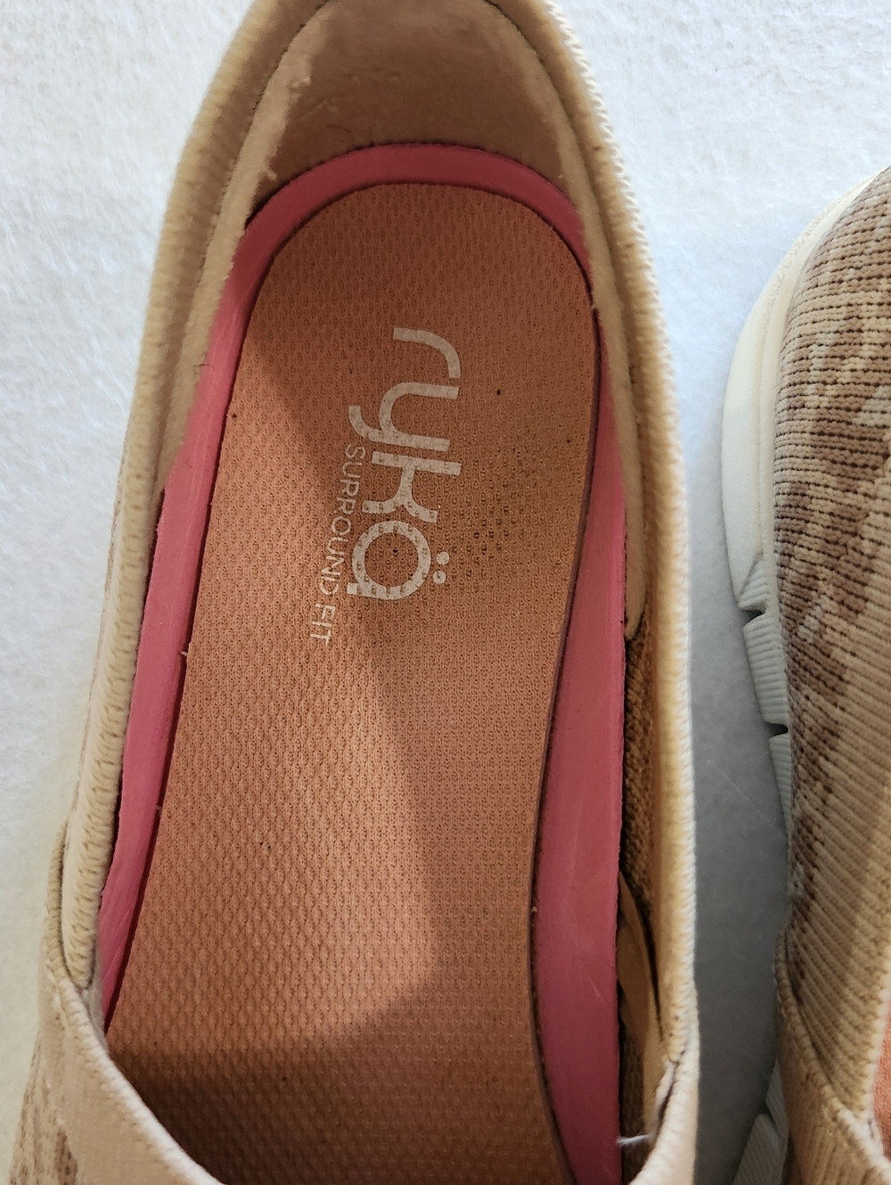 Ryka Women's Tan Leopard Slip-On Sneakers Size 8 - Picture 4 of 9